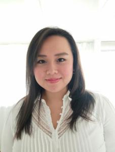 Online tarot reading with Hien for relationship insights and online psychic readings. 