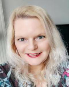 Angelique is a good online tarot reader. She works with her angel cards for clarity and healing.