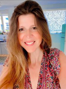 Suze for an accurate medium spirit reading and for removing entities.