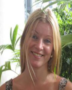 Edmee is an angelic medium. She works with ITjing and her healing angels to guide you.